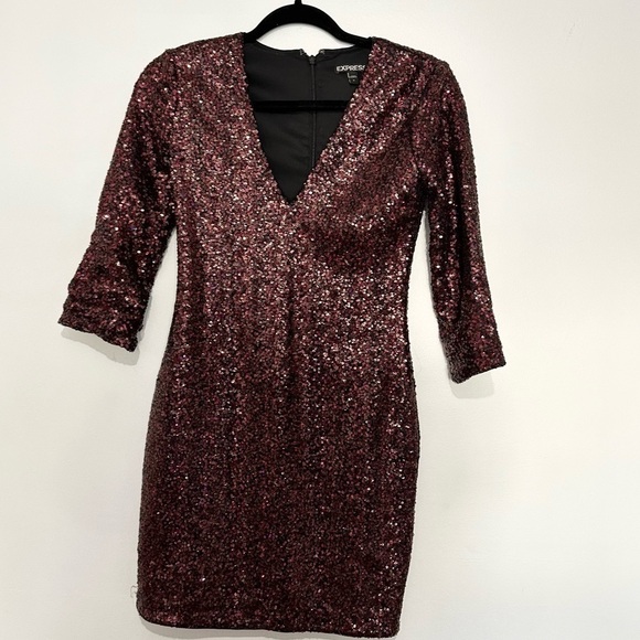 Express Red Black Sequins Embellished V-Neck Mini Bodycon Dress Party size 0 - Picture 2 of 6